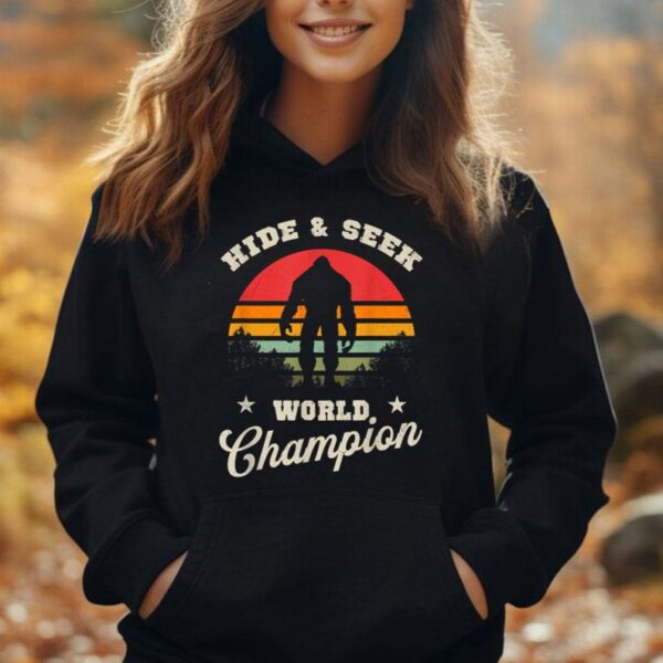 Bigfoot Shirt Vintage Hide And Seek World Champion Sasquatch Unisex Hoodie