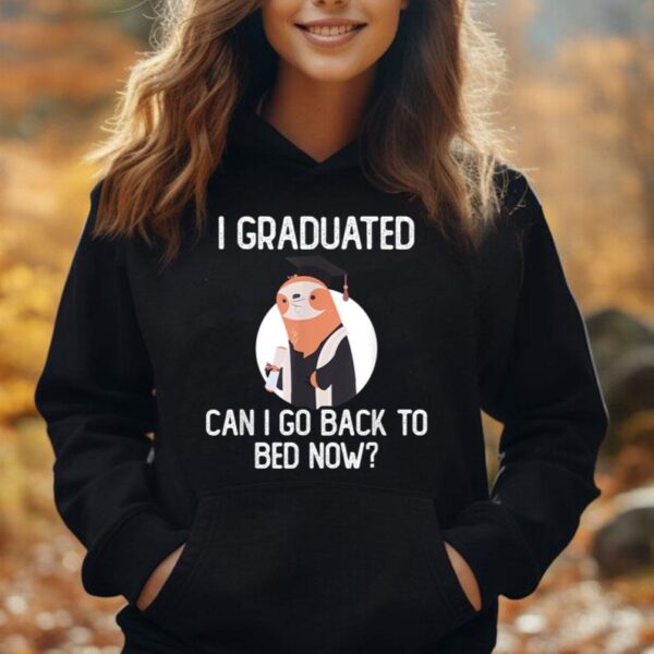 I graduated can i go back to bed now Sloth Bachelor Abi Unisex Hoodie