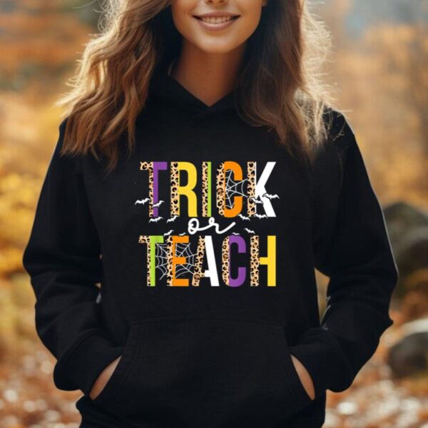 Retro Vintage Groovy Trick Or Teach Halloween Teacher Unisex Hoodie